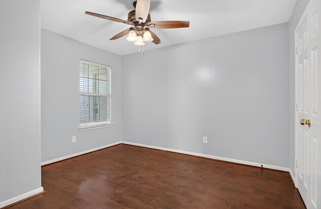 Building Photo - 6706 Portlick Dr