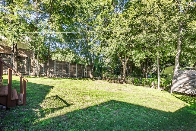 Building Photo - Austin Stone Cottage in Stonewall Park