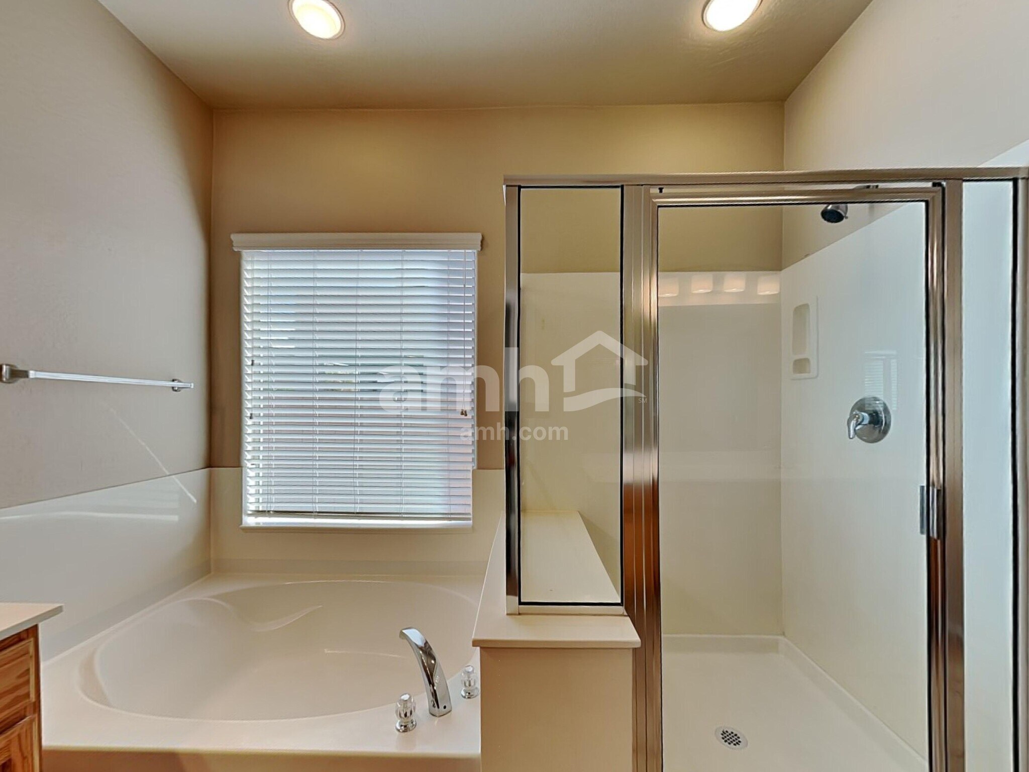 Building Photo - 16282 W Mercer Ln