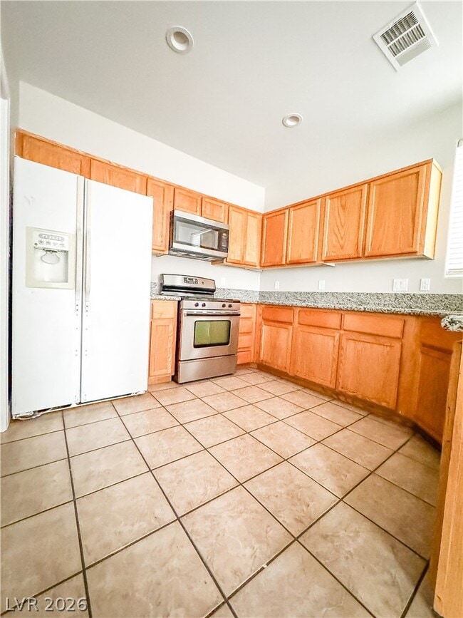 Building Photo - 9137 Adamshurst Ave