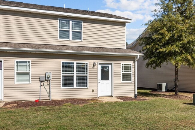 Building Photo - ONE MONTHS RENT FREE FOR THIS SPECIFIC 3 B...