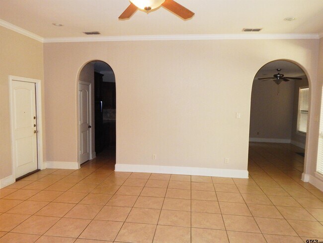 Building Photo - 5622 Andover Dr