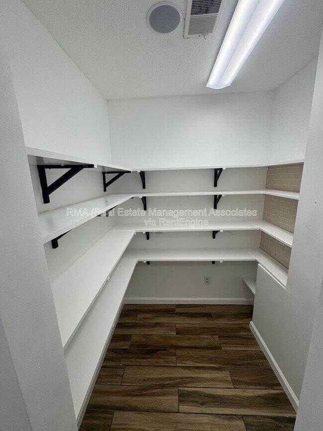 Building Photo - 1731 Newnan Rd