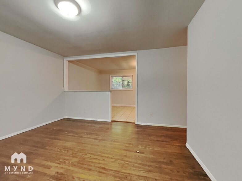 Building Photo - 301 Edgegreen Dr