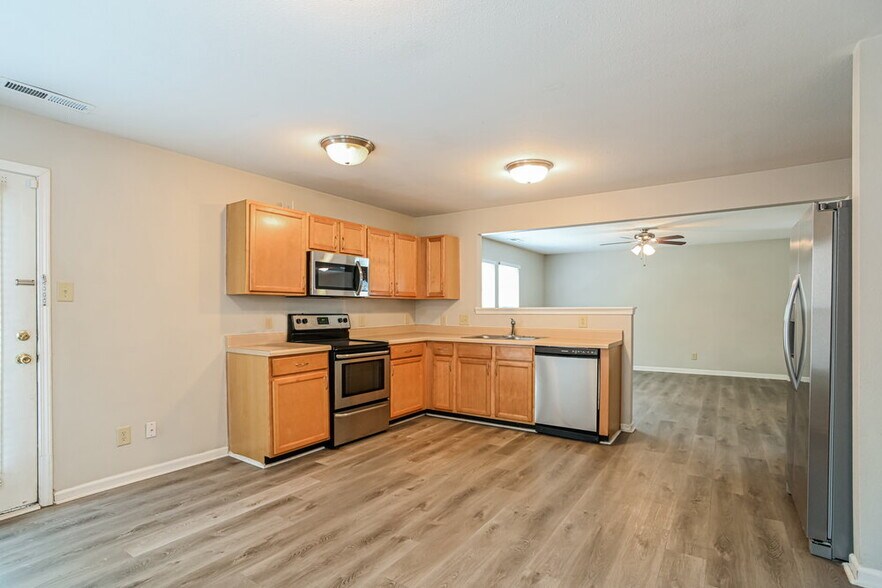 Building Photo - 1528 Bray Dr
