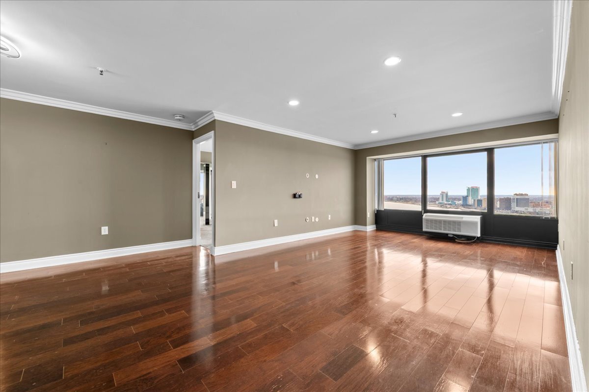 Building Photo - 300 Riverfront Dr