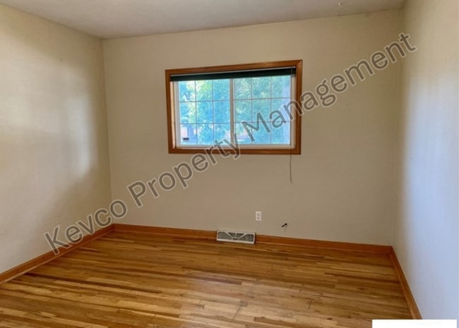 Building Photo - Awesome Four Bedroom Home by CSU Campus!