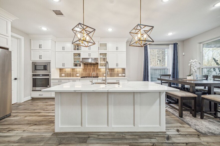 Building Photo - 17547 Harper's Way