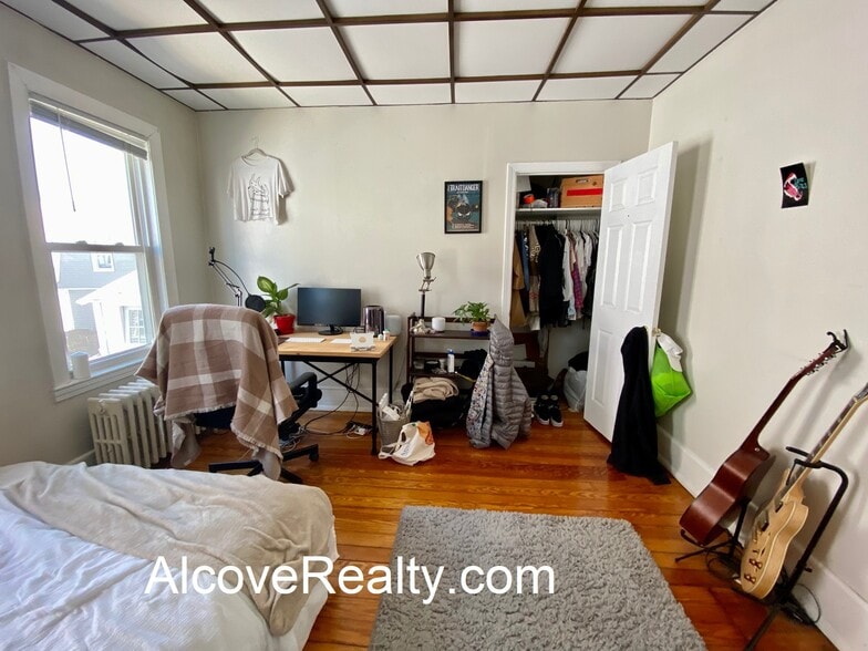 Building Photo - 95 Belmont St