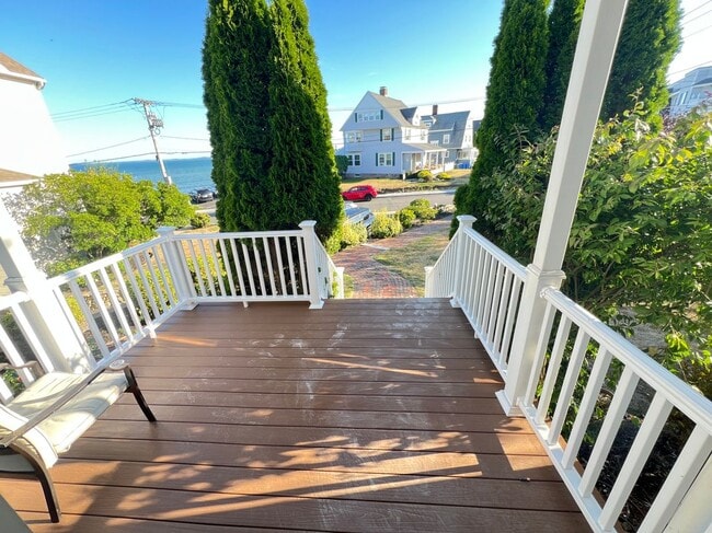 Building Photo - 141 Grovers Ave