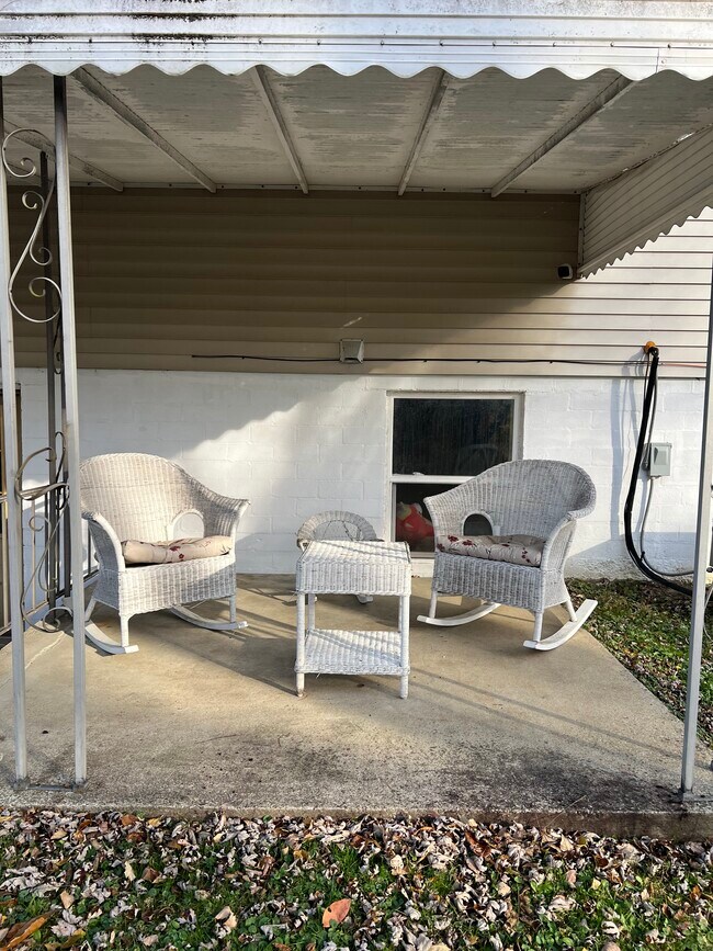 Building Photo - 6712 Grove Rd