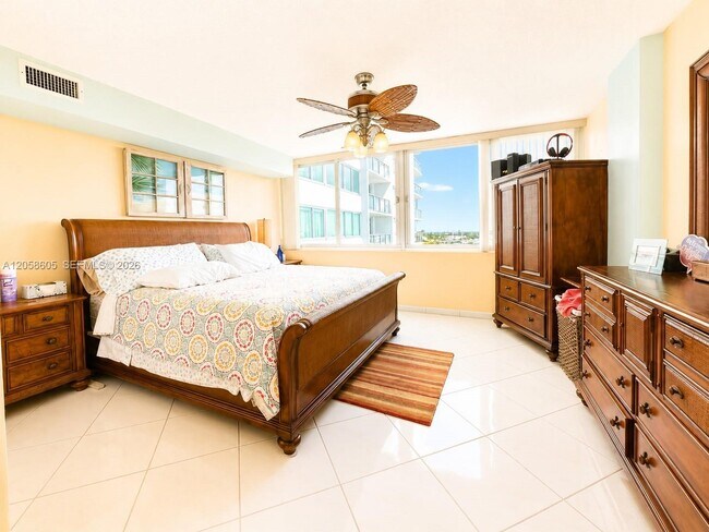 Building Photo - 7135 Collins Ave