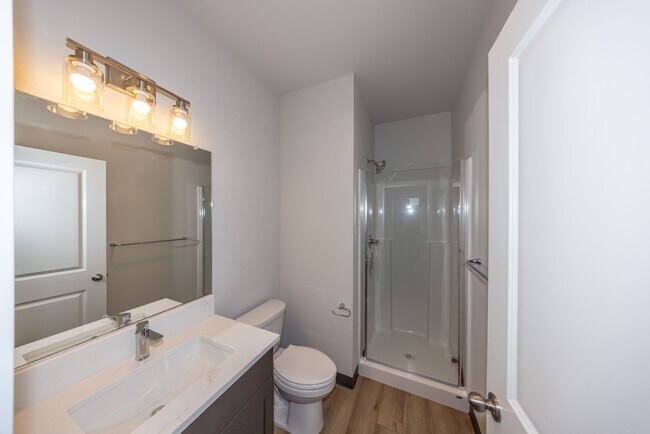 Building Photo - Brand New! - 2 Bedr in Gated Community - Free xfinity Internet