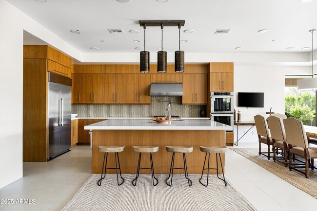 Building Photo - 9894 E Miramonte Dr