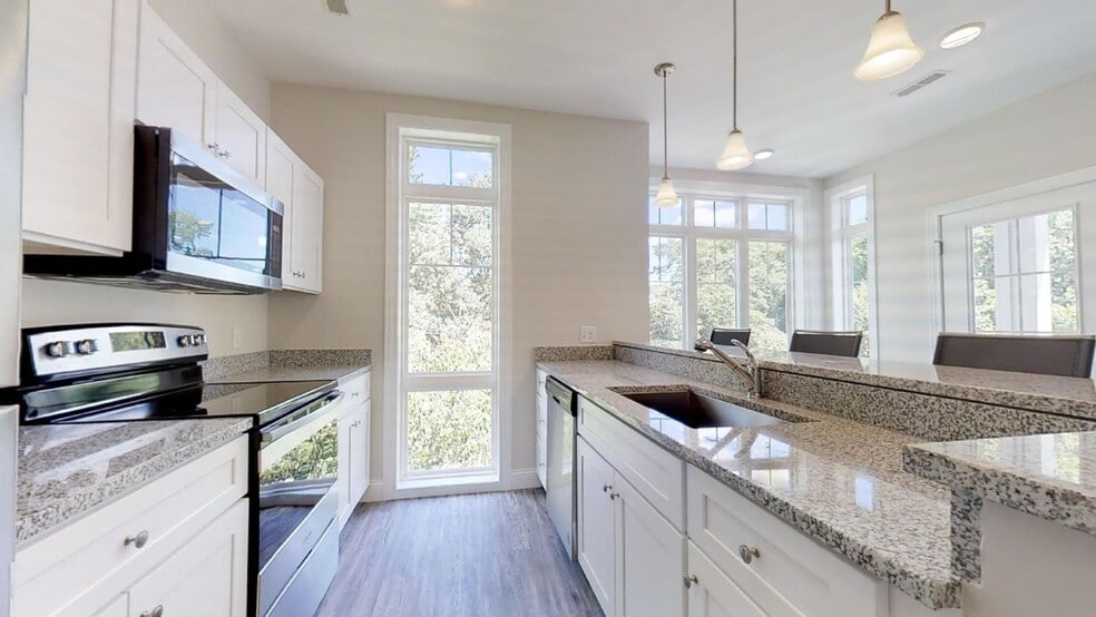 Interior Photo - 309 W Washington