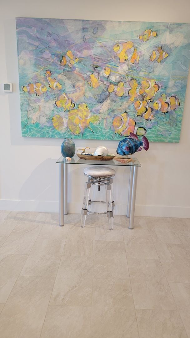 Building Photo - Seasonal only-beautifully renovated downto...