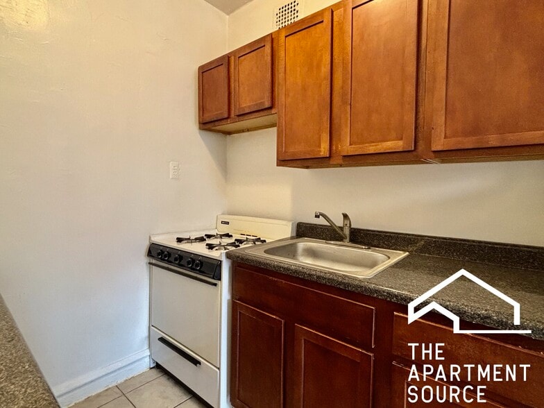 Building Photo - 4831 N Damen Ave