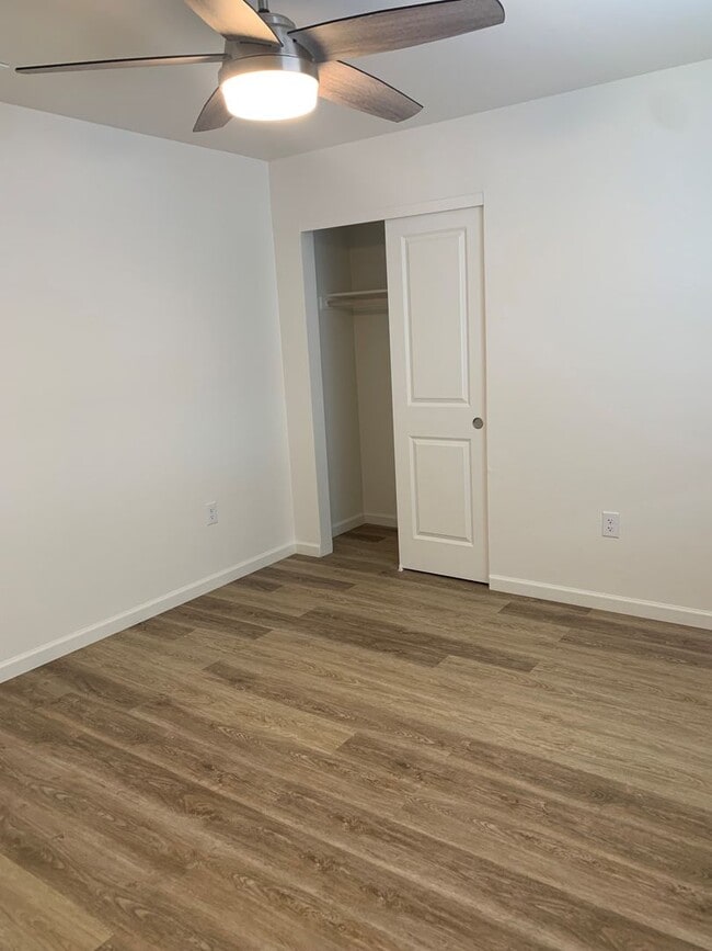 Building Photo - 2462 South Dr