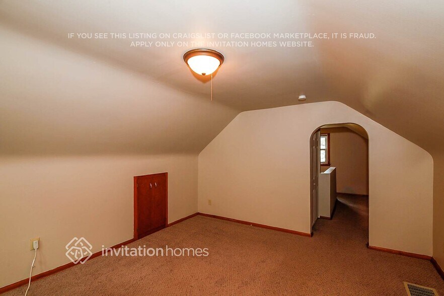 Building Photo - 3940 3rd St NE