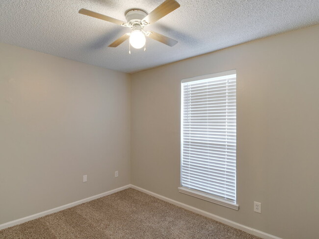 Building Photo - 1360 Keel Ct