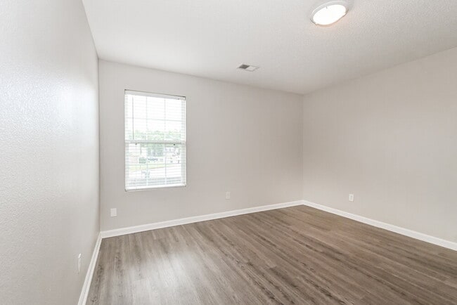 Building Photo - 2500 Boxford Ln