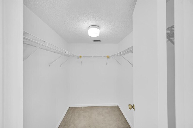 Building Photo - 7226 Golf Colony Ct