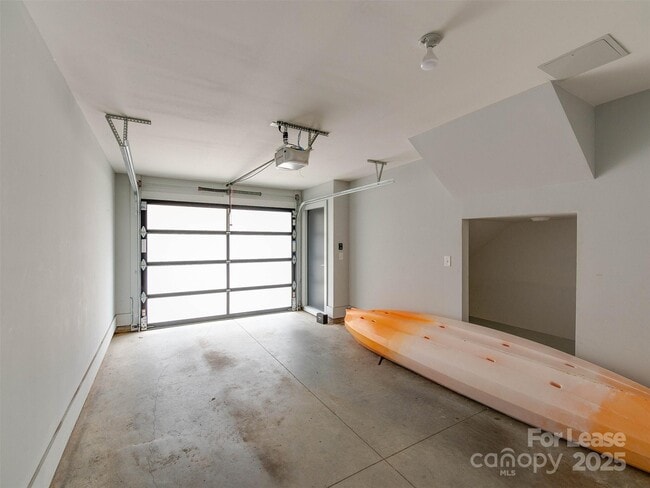 Building Photo - 225 Domain Way