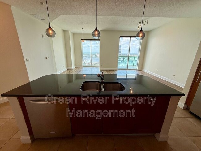 Building Photo - 1431 Riverplace Blvd