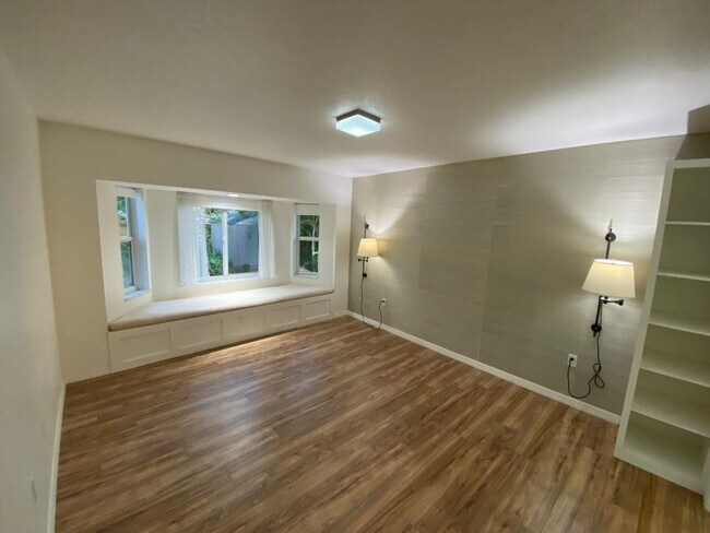 Building Photo - 4217 Malden Dr