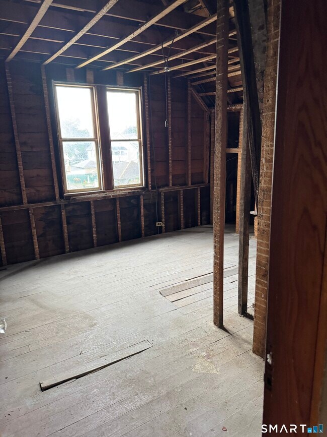 Building Photo - 275 Wakelee Ave