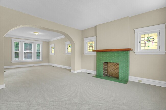 Building Photo - Pershing