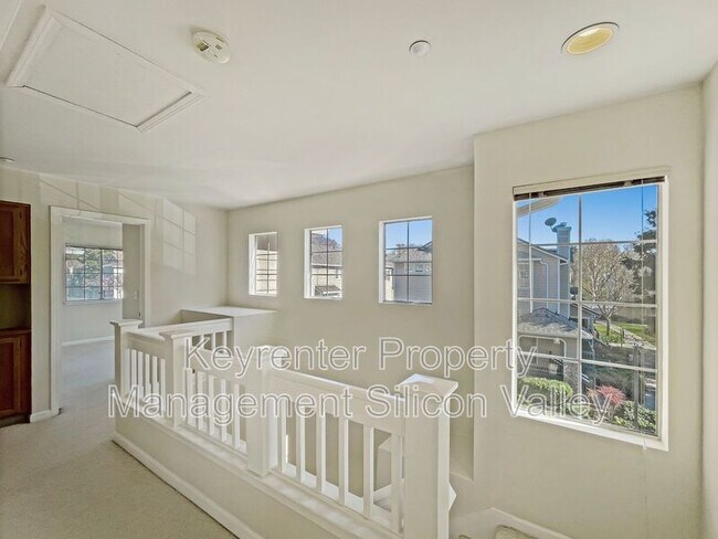 Building Photo - 1889 Kobuk Valley Common