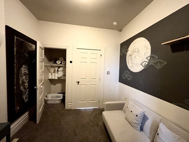 Building Photo - 612 Park St.