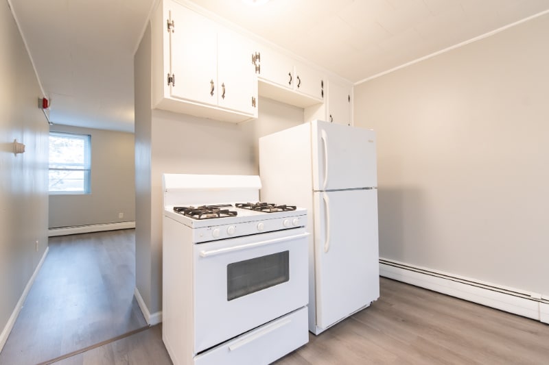 Building Photo - 672 N Main St