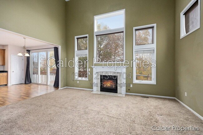 Building Photo - 5686 E Falling Leaf Dr SE