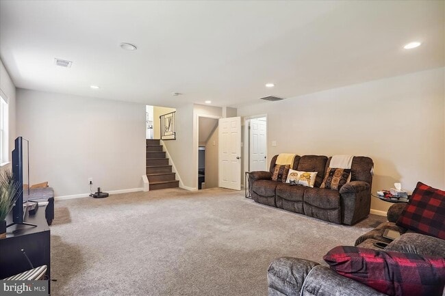Building Photo - 2711 Weller Rd