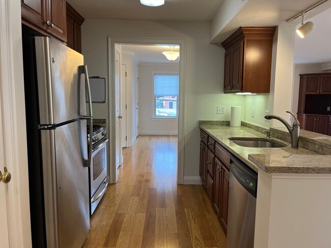 Building Photo - 12 Rose St