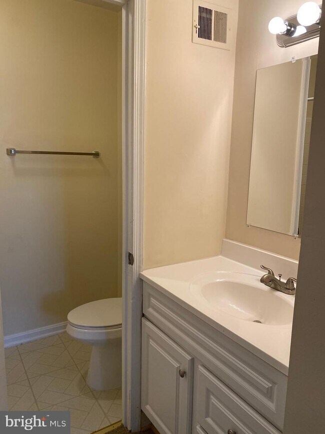 Building Photo - 2822 Hogan Ct