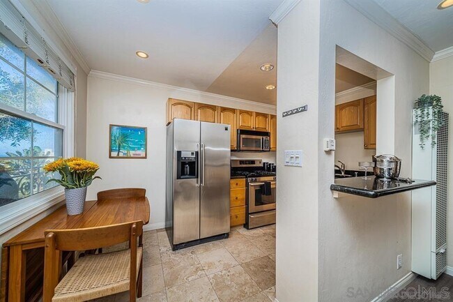 Building Photo - 215 Bonair St