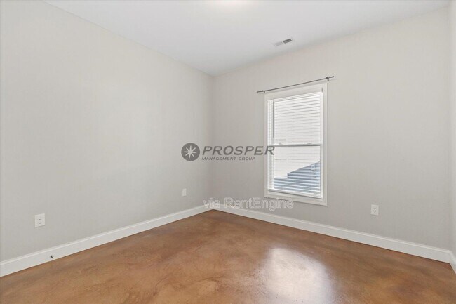 Building Photo - 110 Raeburn Way