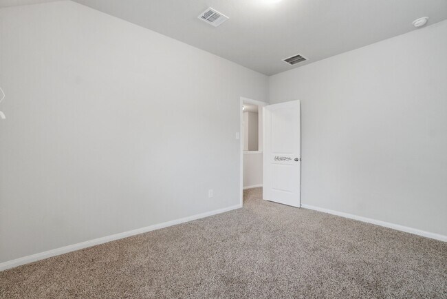 Building Photo - 22210 Great Royal Ln