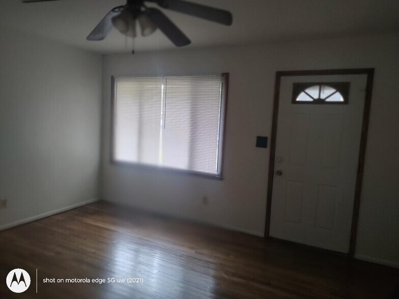 Building Photo - 3417 Oaklawn St