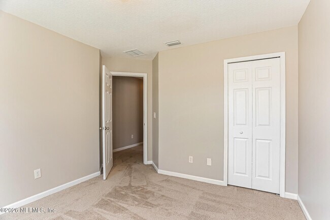 Building Photo - 338 Vineyard Ln