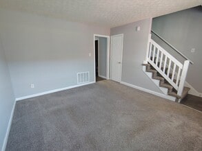 Building Photo - 16 Duiguid Dr