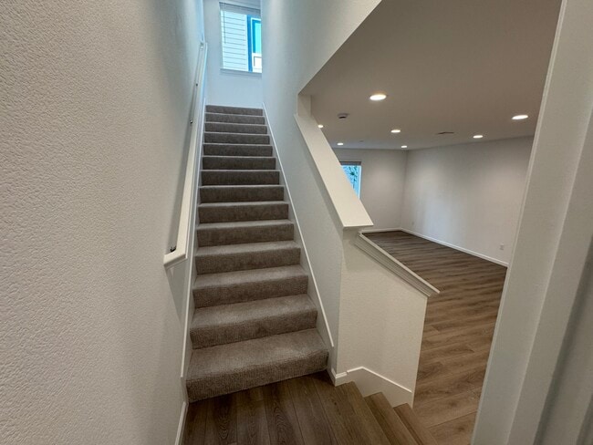 Building Photo - 6333 Dandelion St