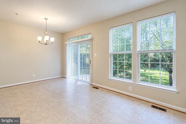 Building Photo - 10708 Croydon Ct