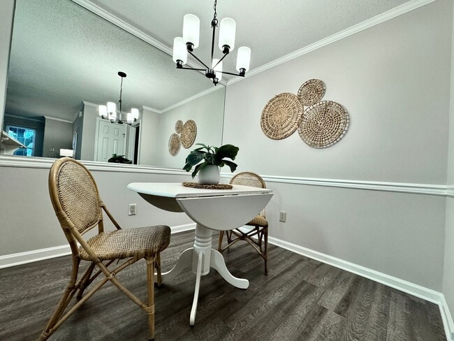 Building Photo - REDUCED PRICE! Updated 1st Floor/1-Level Condo Ready NOW! Includes Water, Sewer, Trash, Landscapi...