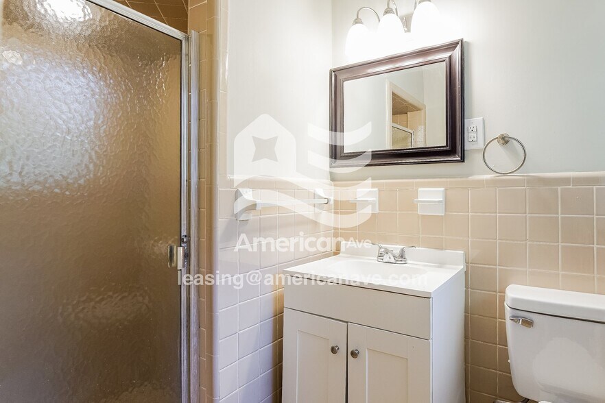 Building Photo - 2165 Circle Dr