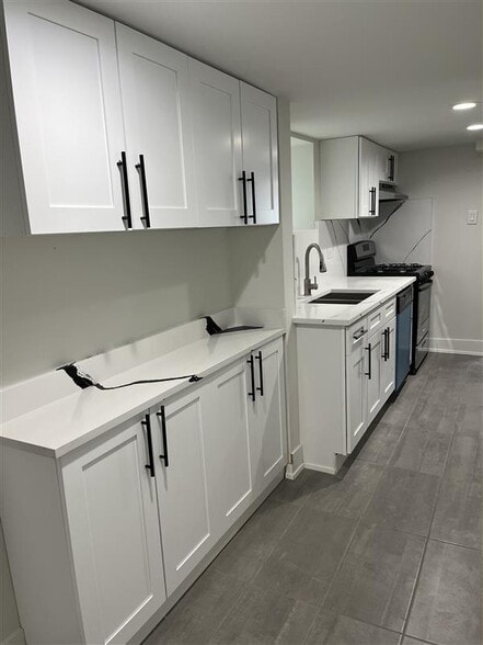 Building Photo - 5624 N Marmora Ave