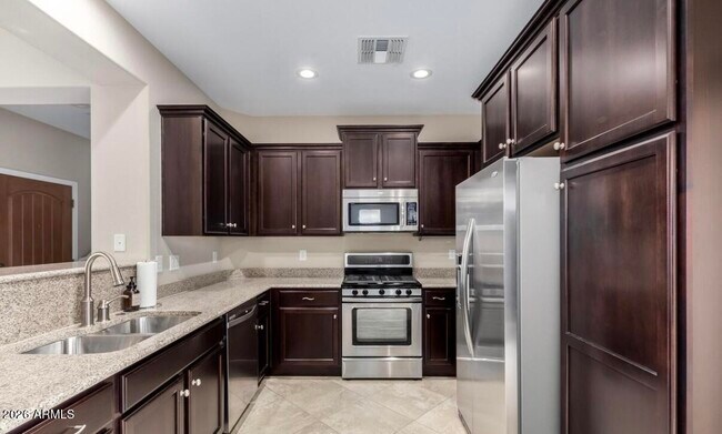 Building Photo - 3660 E Zachary Dr